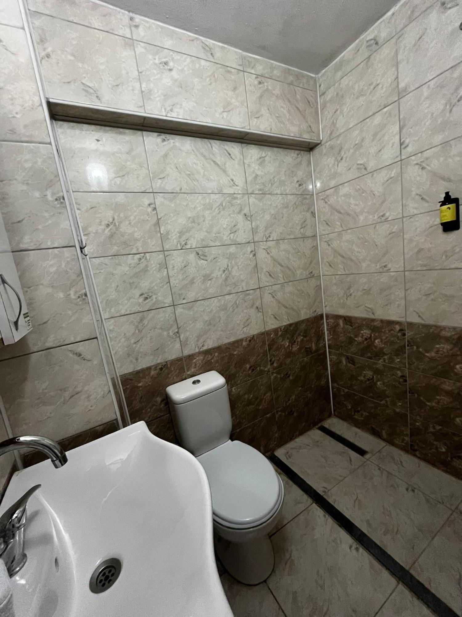 Mht Otel أديرني المظهر الخارجي الصورة